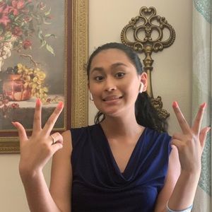 Meet your Posher, Lesly